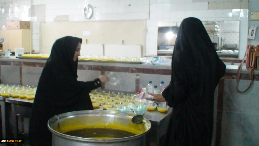 مراسم پخت شله زرد نذری