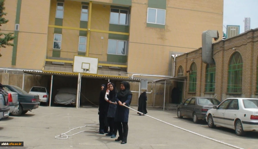 مسابقه طناب کشی