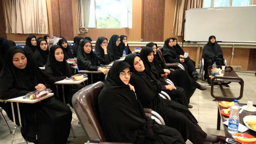 نشست مسئولان ودانشجومعلمان پردیس