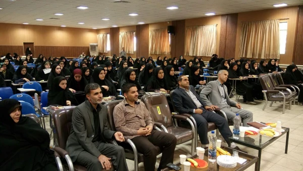 نشست مسئولان ودانشجومعلمان پردیس