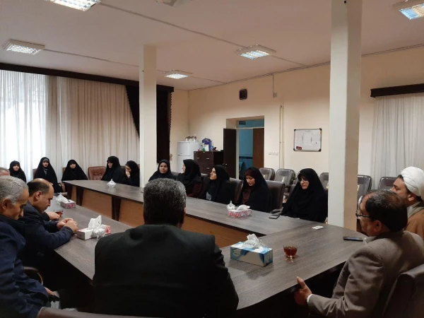 حضور جناب آقای دکتر نجفی مدیریت محترم پردیس های استان همدان به مناسبت روز زن در پردیس باهنر
