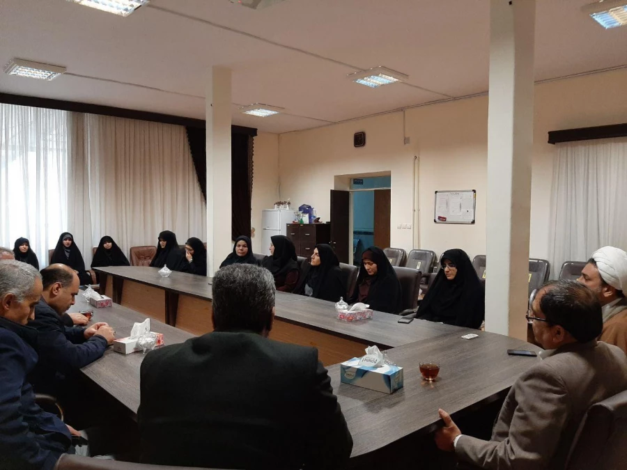 حضور جناب آقای دکتر نجفی مدیریت محترم پردیس های استان همدان به مناسبت روز زن در پردیس باهنر