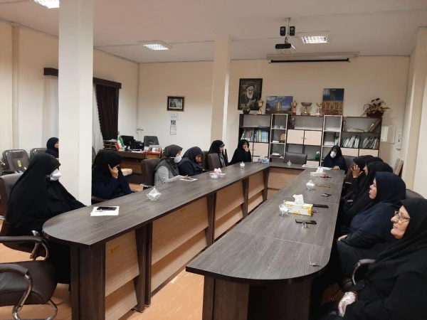 به مناسبت هفته آموزش در پردیس شهید باهنر برگزار شد